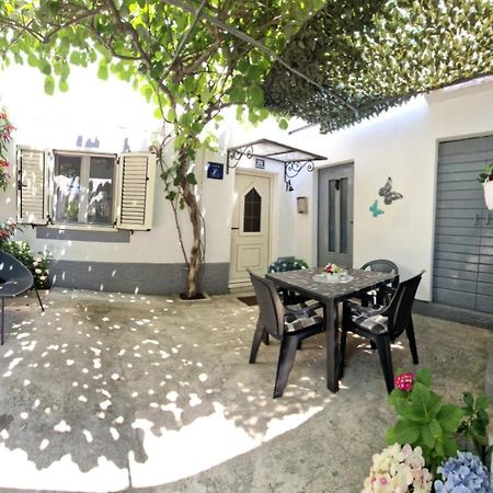 Apartman Perina โตรกีร์ ภายนอก รูปภาพ