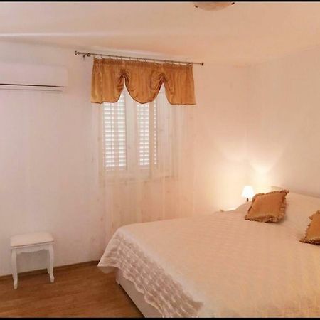 Apartman Perina โตรกีร์ ภายนอก รูปภาพ