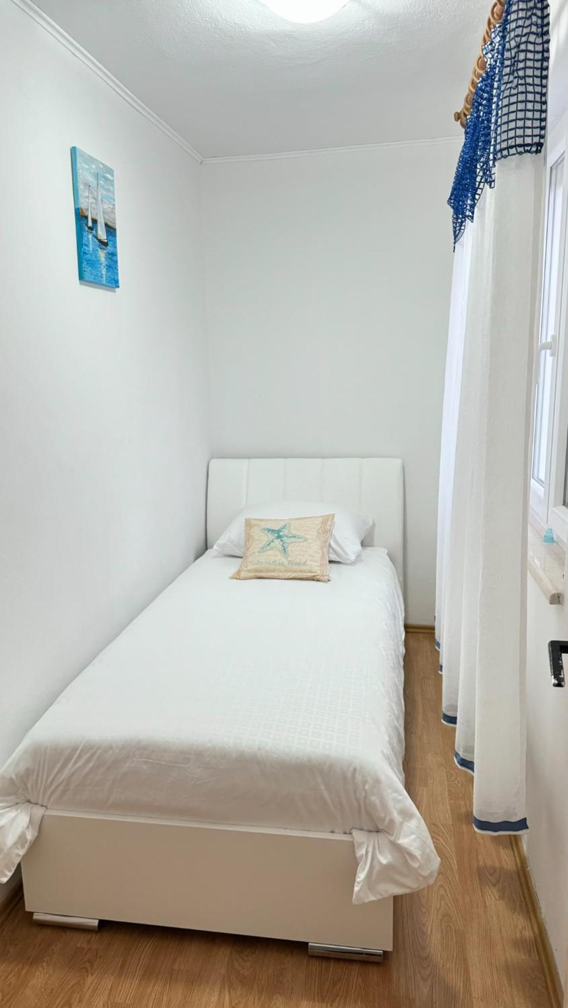 Apartman Perina โตรกีร์ ภายนอก รูปภาพ