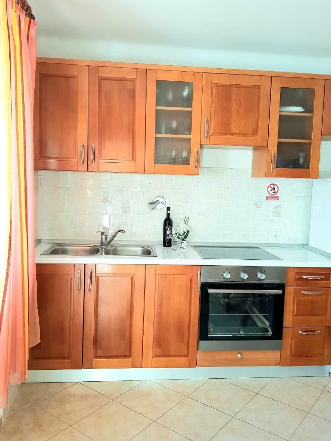 Apartman Perina โตรกีร์ ภายนอก รูปภาพ